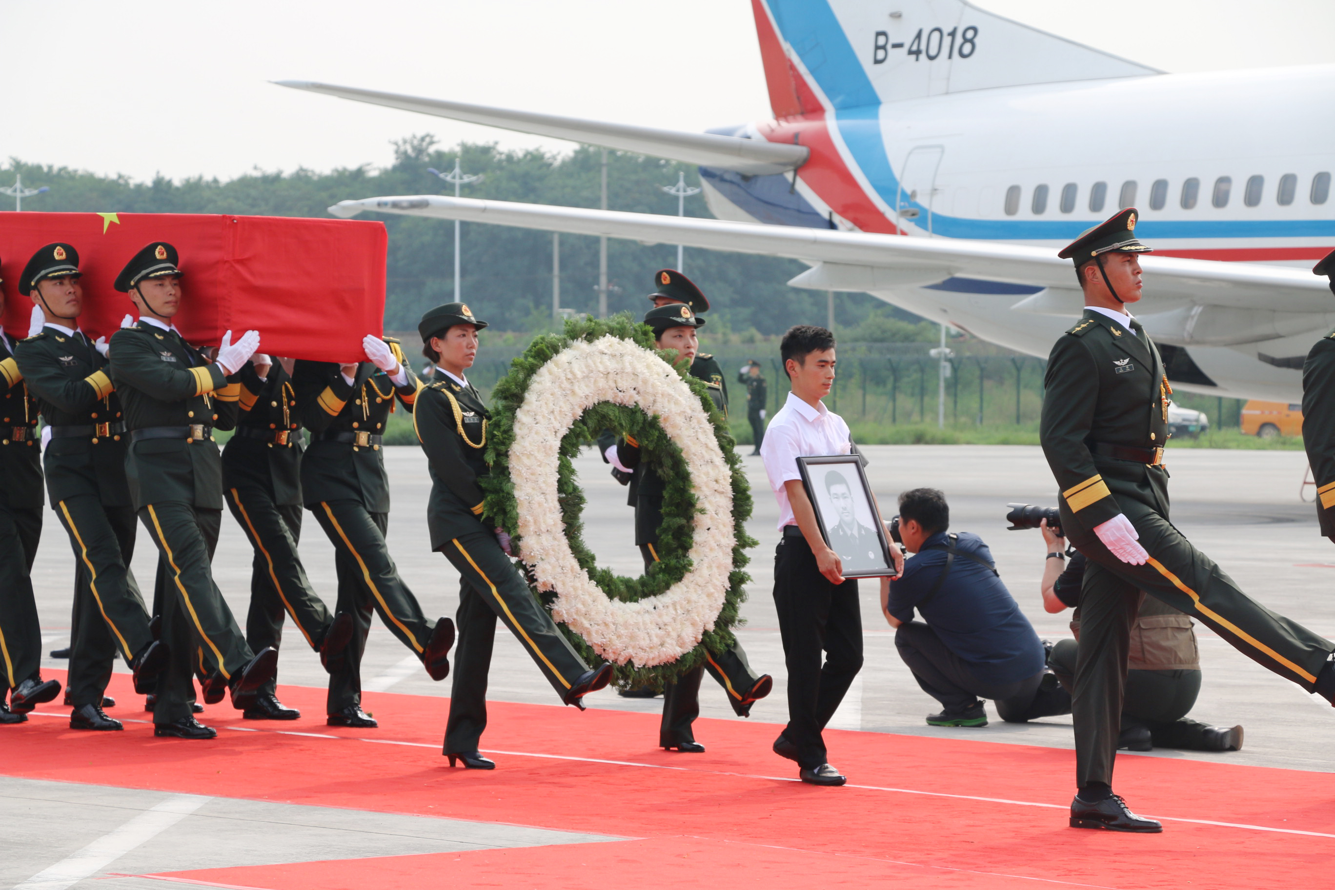 忠魂归来兮:中国维和烈士遗体回许