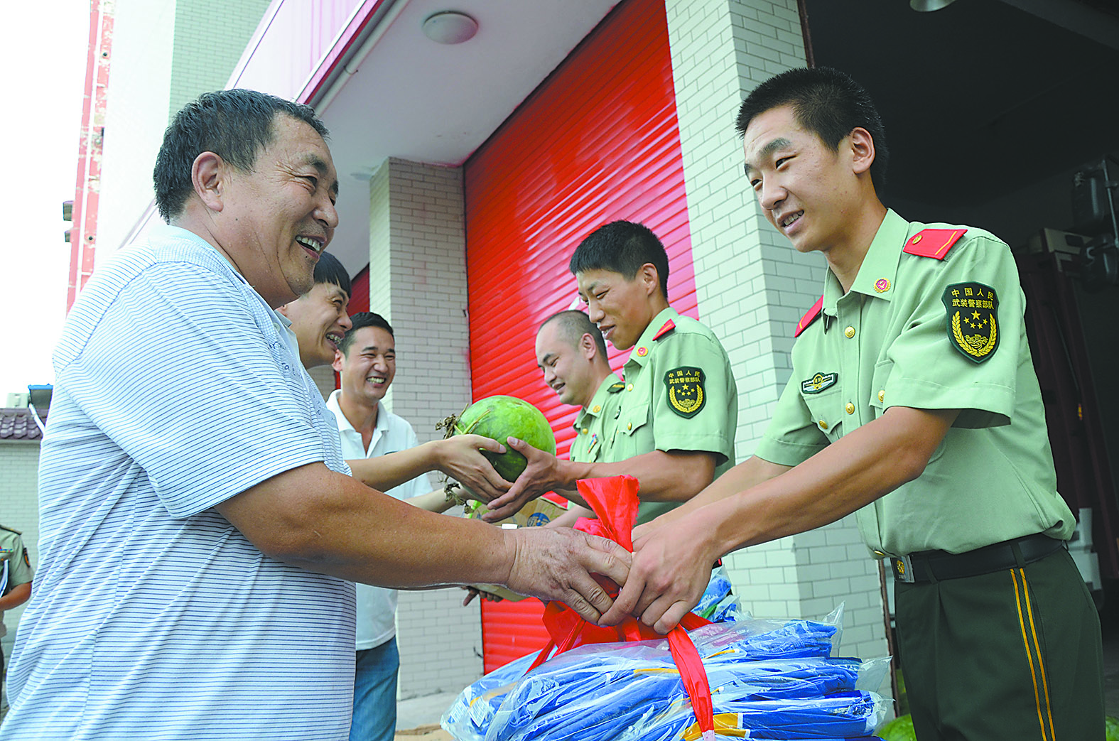 许昌网-许昌颈肩腰腿疼专科医院慰问消防官兵