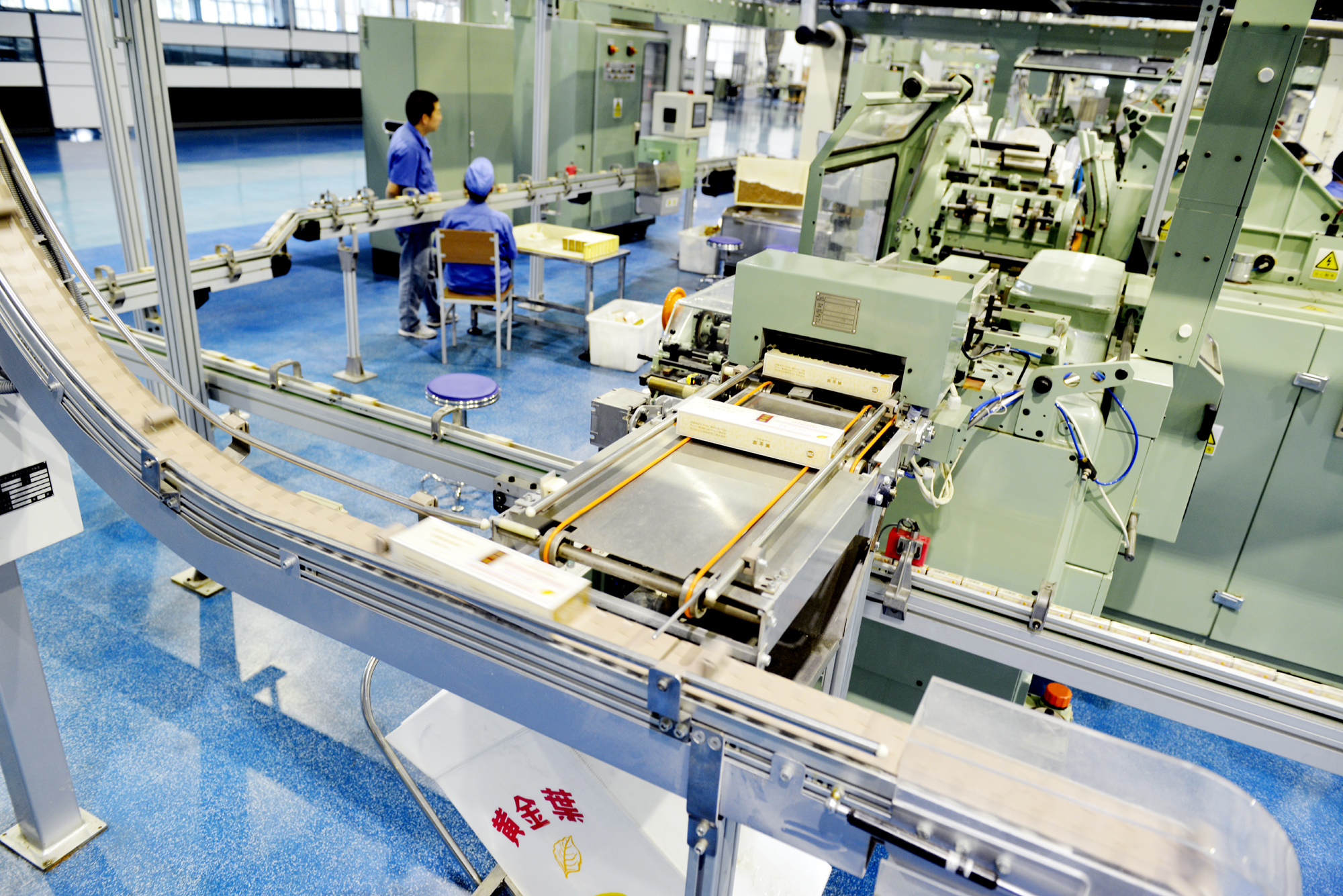 许昌网-许昌卷烟厂生产车间