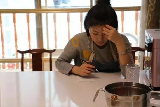 许昌网-许昌这仨90后姑娘过年不放假却还很兴