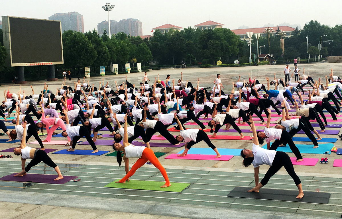 感受瑜伽乐趣,倡导全民健康