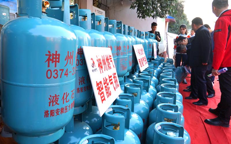 首页 首页要闻三 您家使用的液化石油气钢瓶(以下简称"气瓶")安全吗?