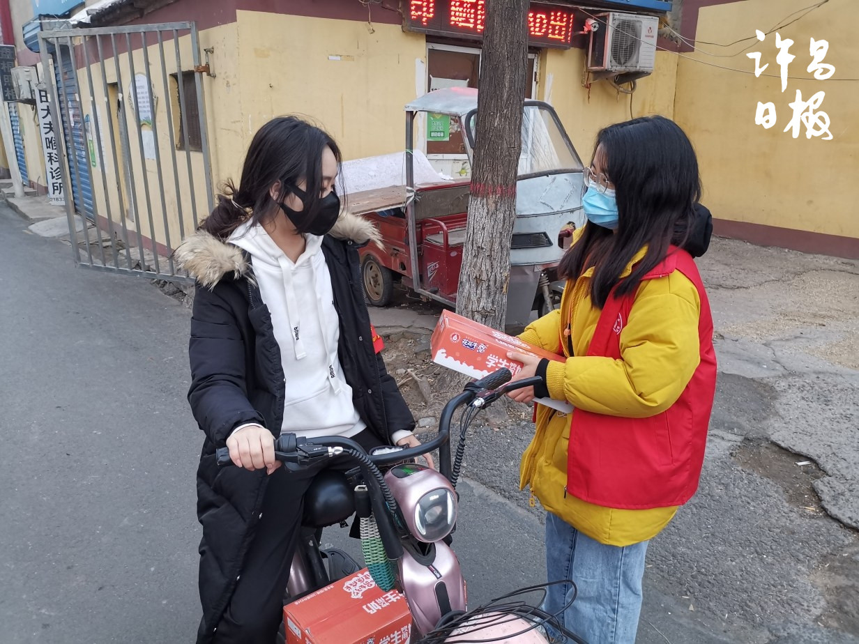 大学生抗疫 贡献青春力量